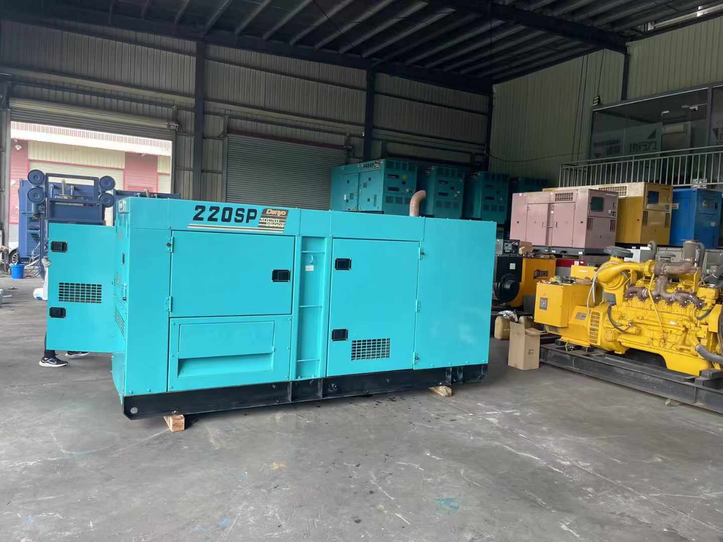 岳塘800kW 柴油发电机的输出电流波动范围是多少?